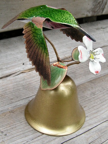 Про этот - есть у меня подозрение, что он - Bovano of
Cheshire, США. 