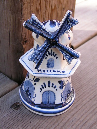 За
"подлинность" голландской меленки я не поручусь. Но
мне нравится.