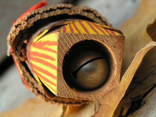 ...металлический
бубенчик :-)