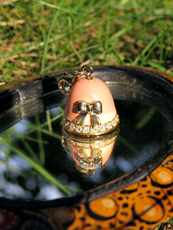 металл, эмаль, стразы