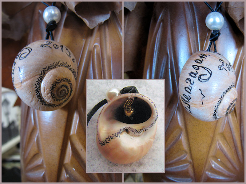 ракушка с маленьким
бубенчиком внутри