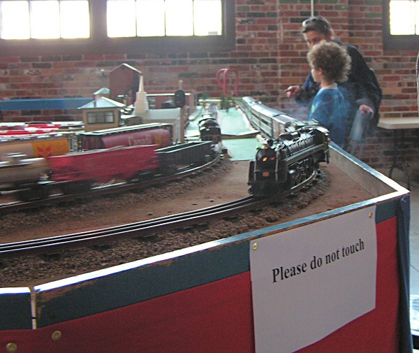 04_2006rail3.jpg