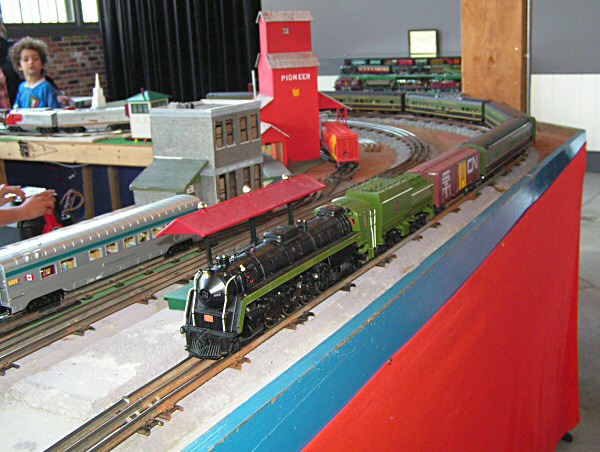 04_2006rail4.jpg